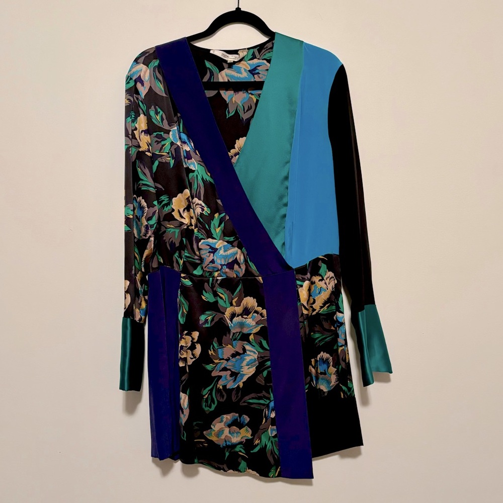 100% Silk Black & Floral Print Tunic/Mini Dress from Diane Von Furstenberg - S